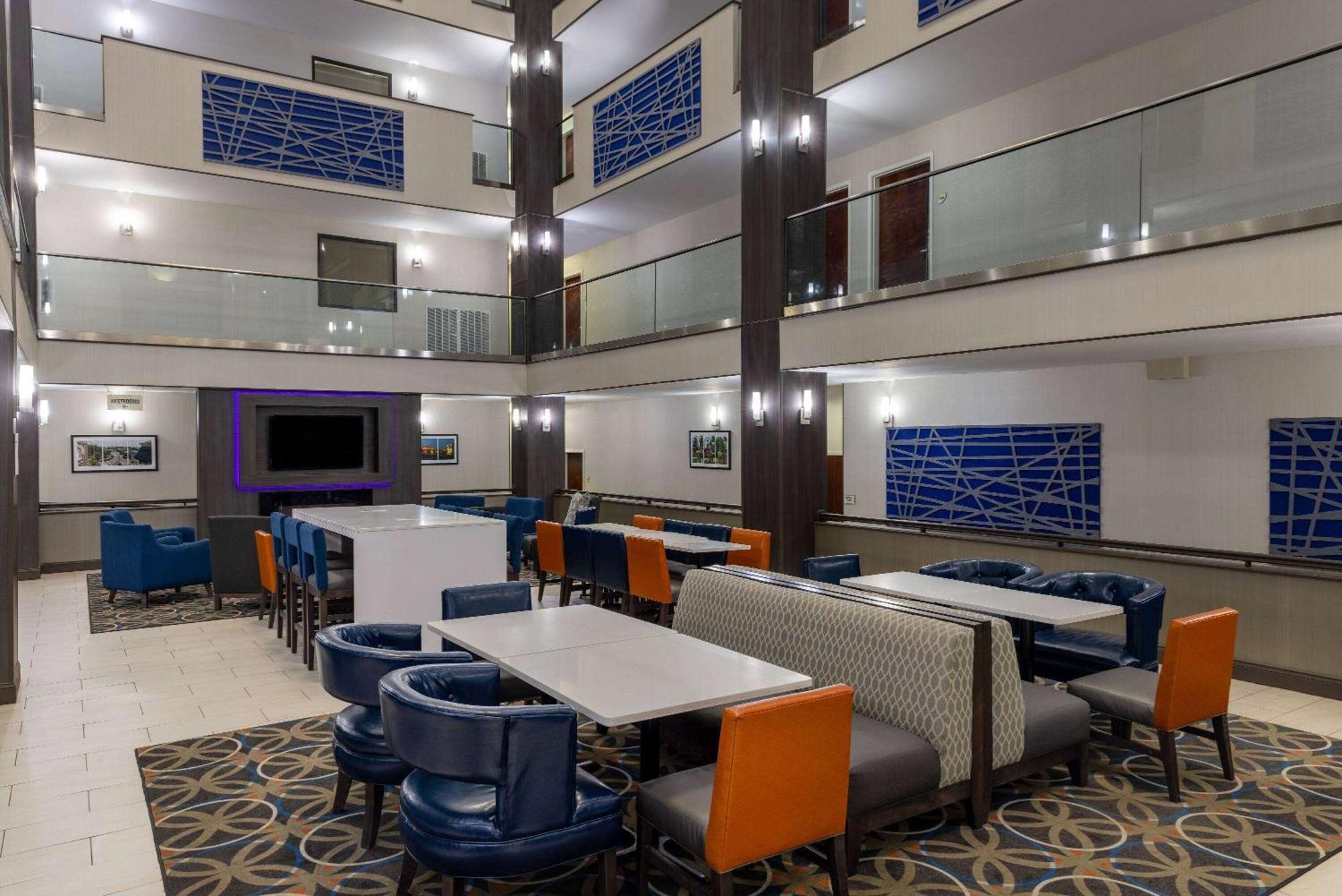 La Quinta By Wyndham Covington Hotel Ngoại thất bức ảnh