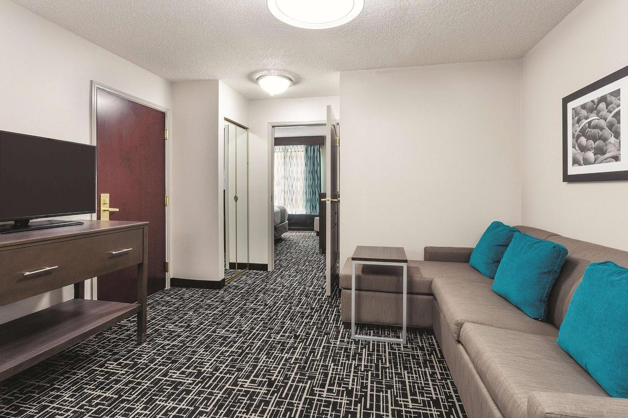 La Quinta By Wyndham Covington Hotel Ngoại thất bức ảnh