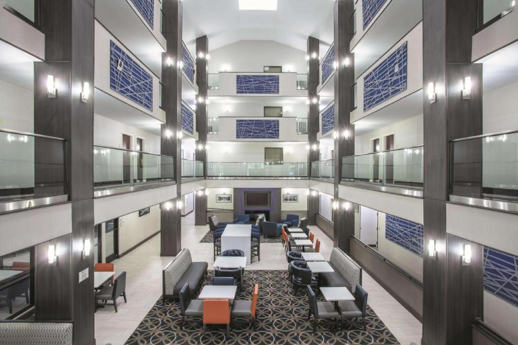La Quinta By Wyndham Covington Hotel Ngoại thất bức ảnh