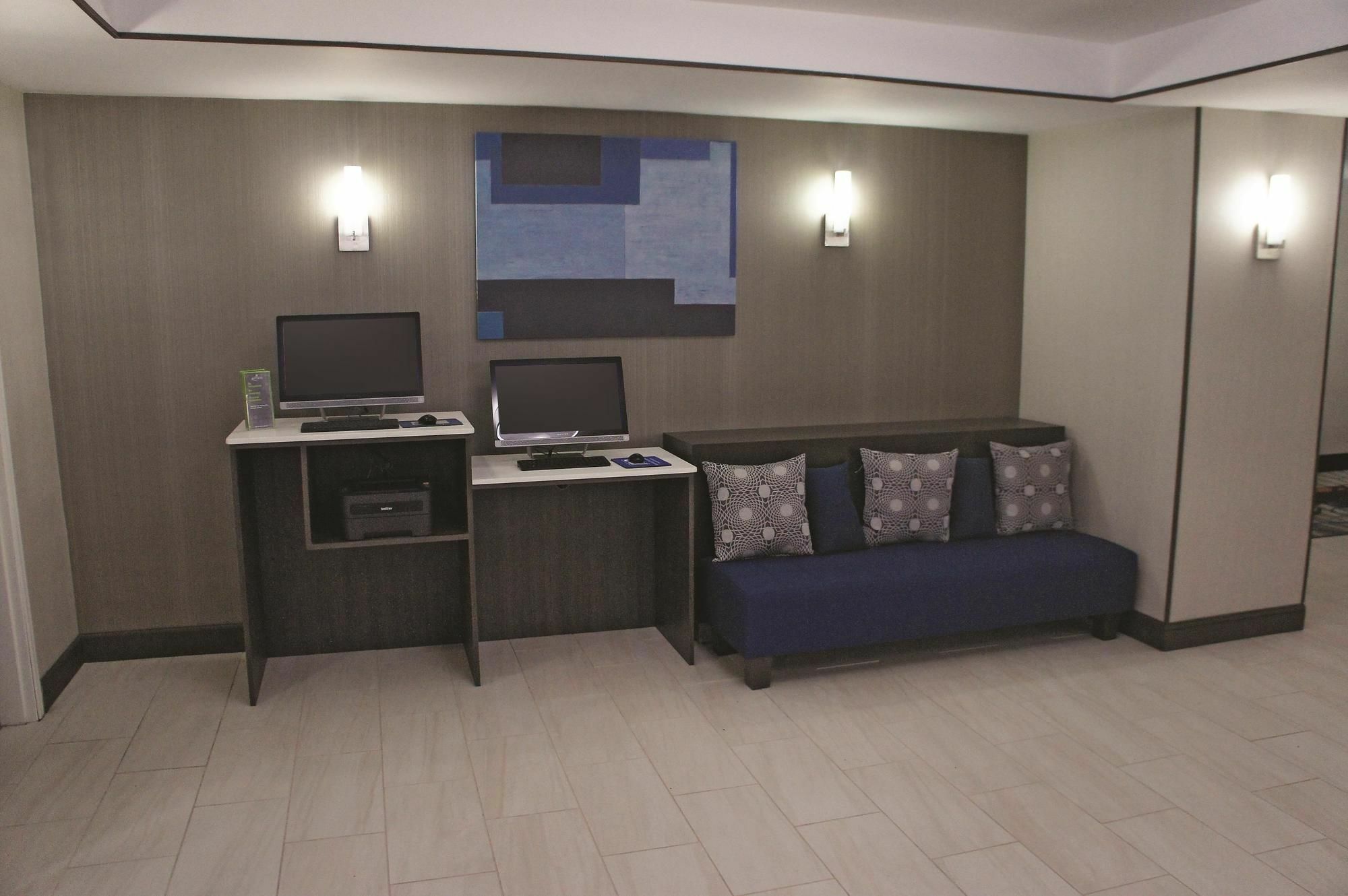 La Quinta By Wyndham Covington Hotel Ngoại thất bức ảnh
